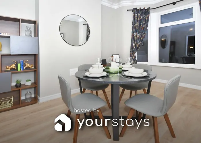 Elm House By Yourstays - Lovely Home In Cheshire, Quiet Residential Street