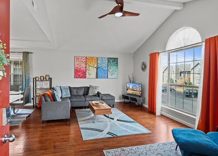 Spacious Corporate Condo - 2Bd/2Ba