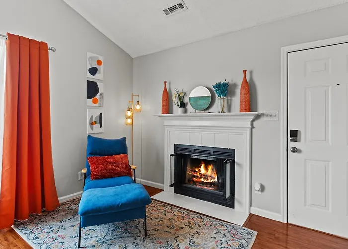 Spacious Corporate Condo - 2Bd/2Ba