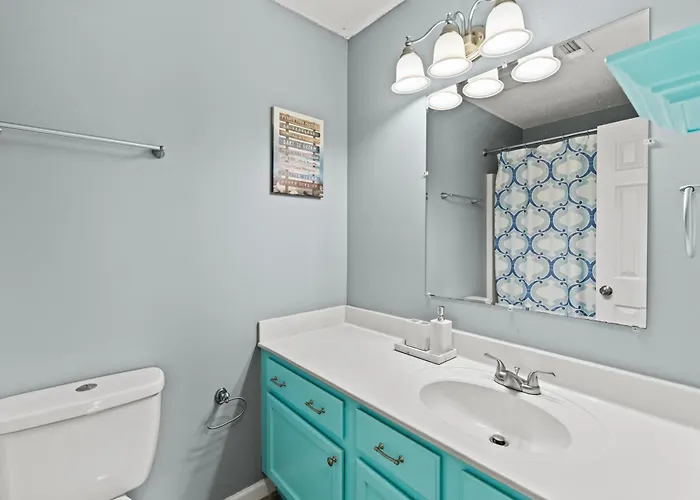 Spacious Corporate Condo - 2Bd/2Ba