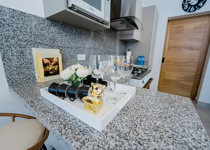 Stunning Suite - 1 Bedroom Apartment With Rooftop Jacuzzi And Stunning View - 2 Guests