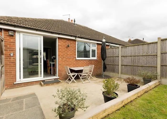 Woodfield Road - Two Bed In Harrogate With Cosy Living Room Fire.