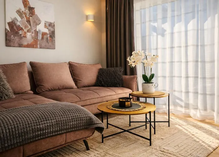 Luxurious Apartment In The Heart Of Old Town With Parking