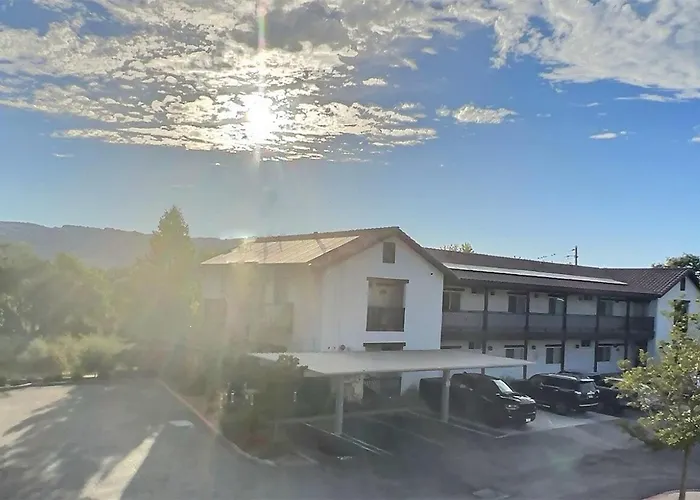 Sonoma Grove Suites