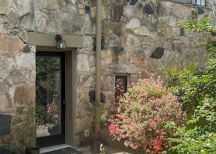 The Forest Door - Studio Suite In Stone Cottage