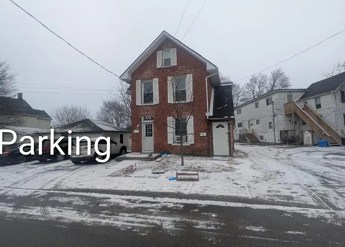 Cozy Downtown One Bedroom Free Parking