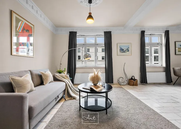 Art Apartments