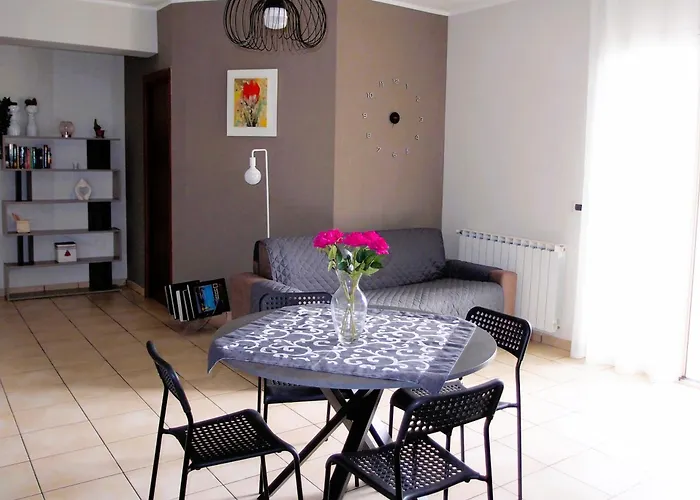 Casa Guttuso Modern Apartment - Parking & Airport Area