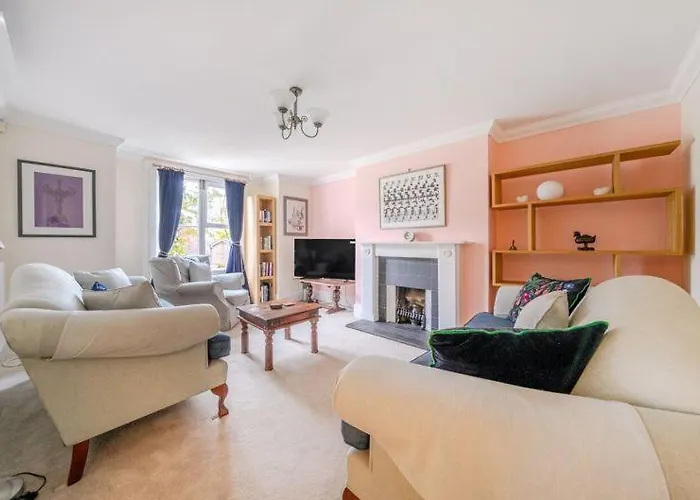 Charming Garden Flat