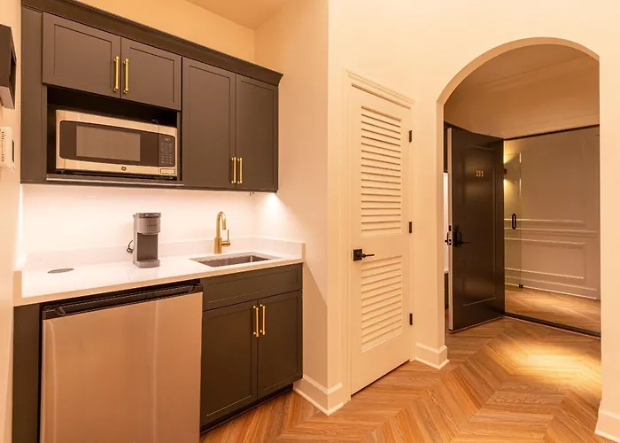 Sinclair Suites - Boutique Hotel West Dundee