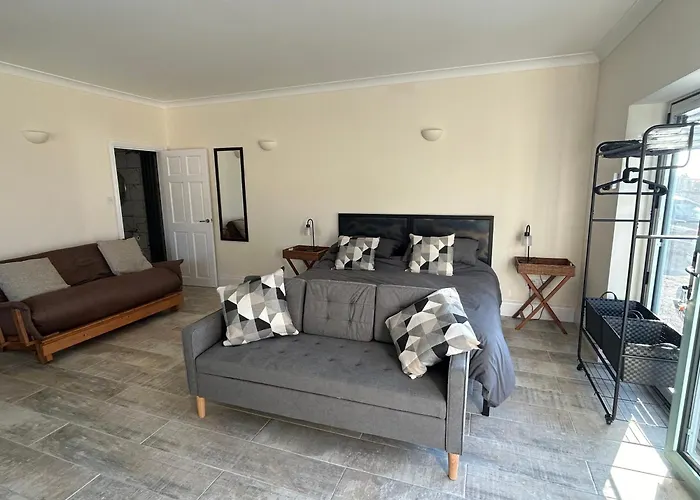 Sharpley Hall Garden Studio Not Far From Seaham Beach Offering Quiet Private Stay With Secure Parking