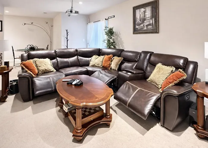 Luxurious 2Br Movie Theater Game Room Full Kitchen Gym
