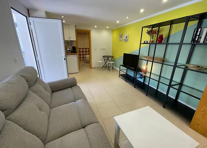 Schoenes Kleines Apartment Mit Idyllischem Blick-Air Conditioning Is Not Included