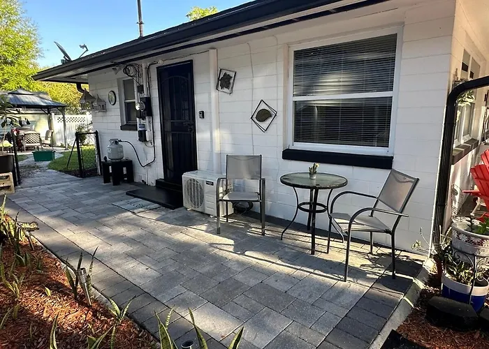 Studio Oasis In Downtown Deland