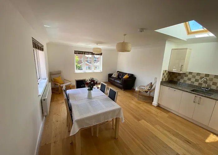 Lovely Central Romsey Apartment