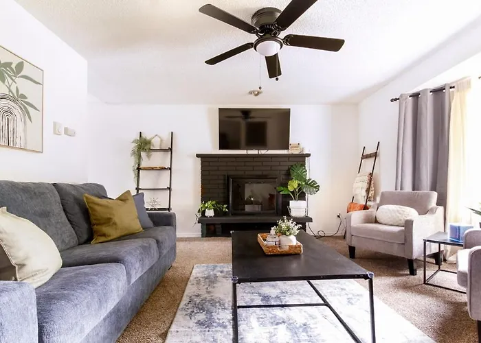 Cozy Tacoma Area Stay With Full Kitchen And Free Parking