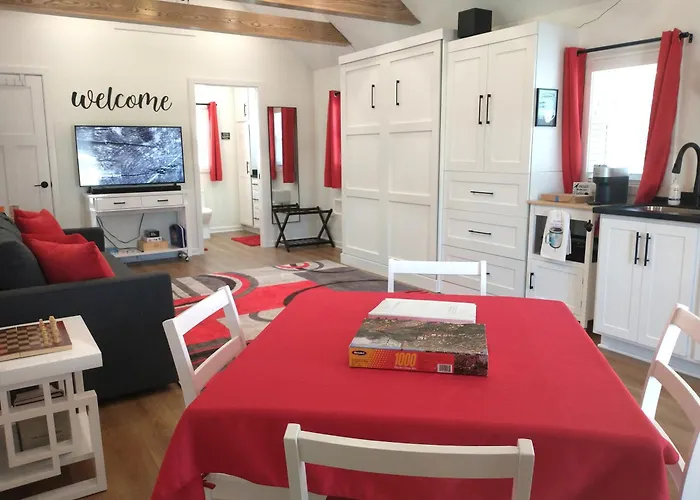 Garden Guest Cottage