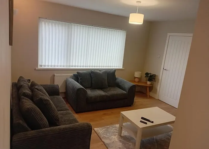 Martindale Close - 3 Bedrooms - Sleeps 5