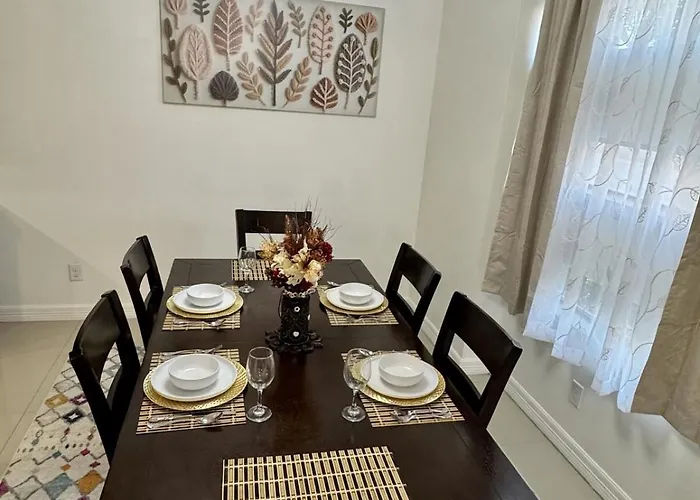 The Prestige 3-Bedroom, 2-Bathroom Condo Near Airport, Mall & Hospitals