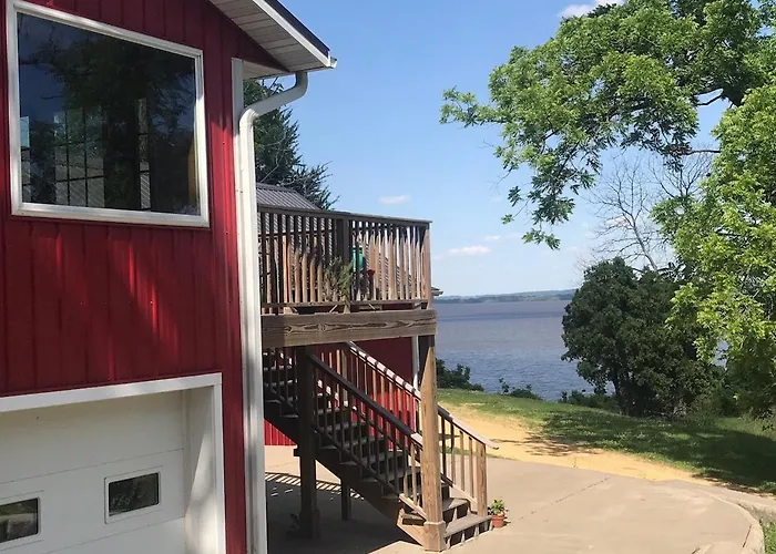 River Lodge At Wide River Winery