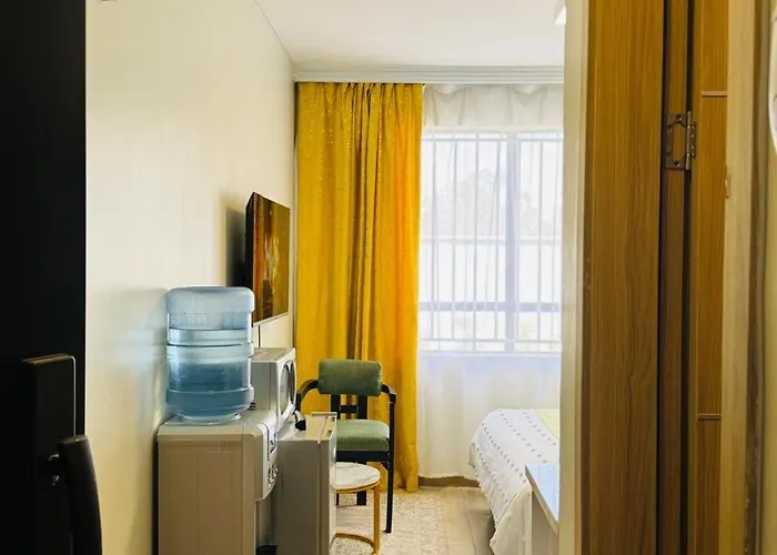 Modern Studio 1 Bed And 1 Bathroom Near Airport & Sgr Perfect Staycation