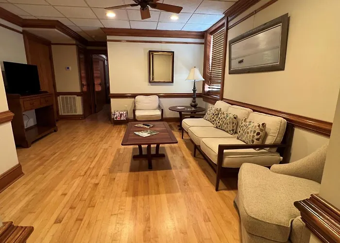 Historic Downtown Condo-1 Bedroom