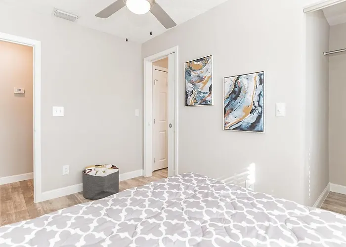 2 Bed 2 Bath Beach And Pool Unit