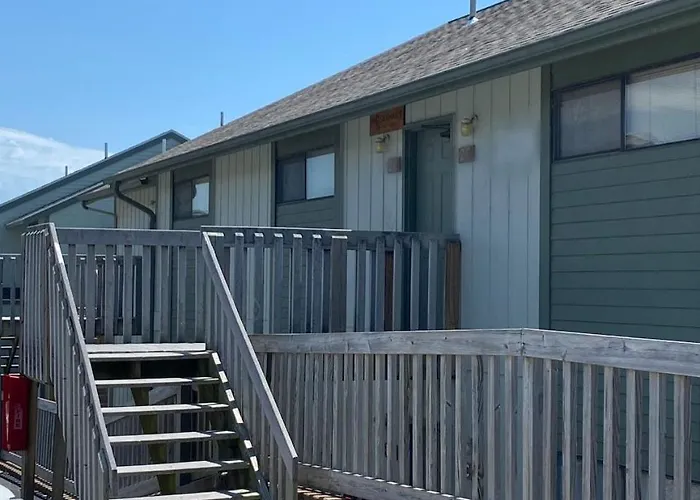 Relaxing Lakefront Condo For Your Getaway