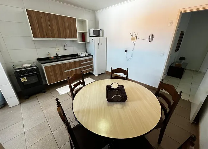 Apartamento De 3 Quartos Com Ar Condicionado