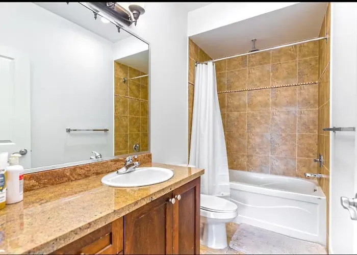 2 Bedrooms 2 Bathrooms