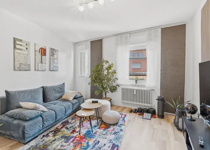 Bat Home Solutions Saarburg Altstadt - Alles Was Ein Hotel Nicht Bietet - 3 Apartments 45 Bis 75 Qm Fuer Bis Zu 12 Personen - Direkt Unter Der Burg - 2 Min Zur Altstadt - Weinbergblick Und Heimkino