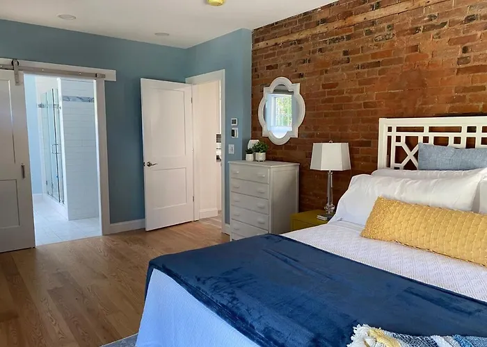 Luxury Stay Steps From Downtown Saratoga Springs - Wind