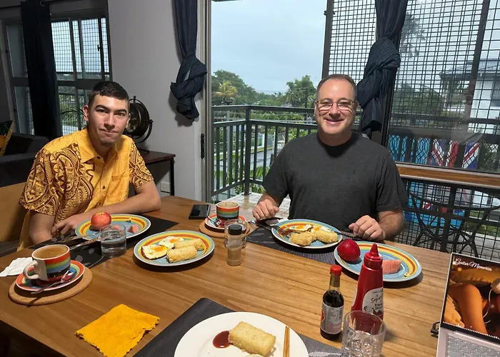 Uncle George'S Free Breakfast With Double Room Seaview Direct To Lautoka Pier
