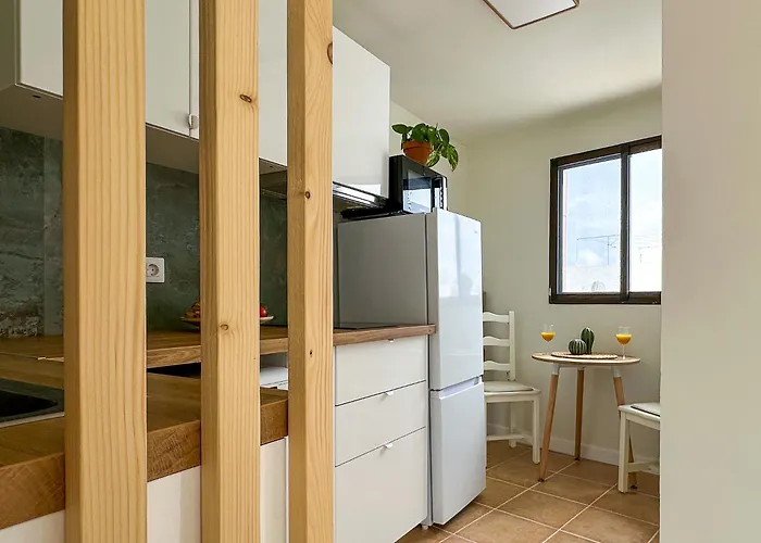 Sunset Terrace Studio - Ocean View - Top Floor