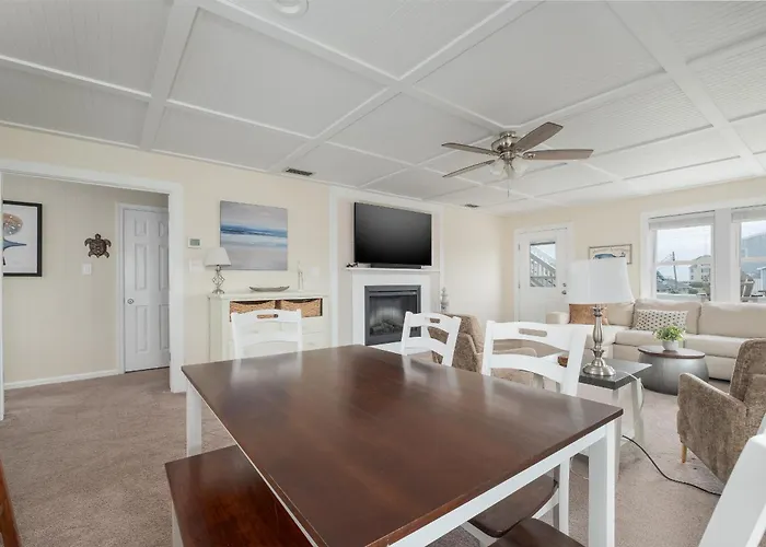 5212A - Cotton'S Cabana