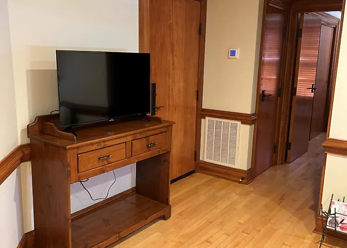 Historic Downtown Condo-1 Bedroom