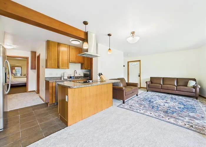 Scenic 3Br Retreat W Ocean & Mountain Views