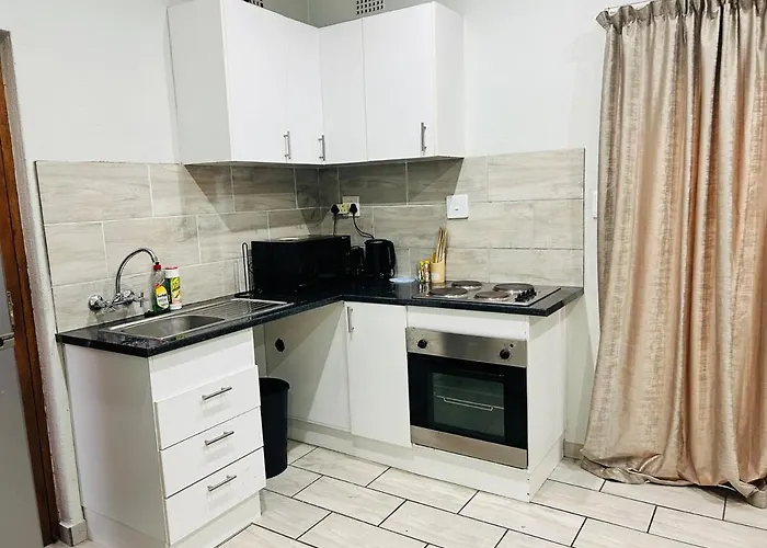 Cozy Private Guest Wing In Boskruin Randburg
