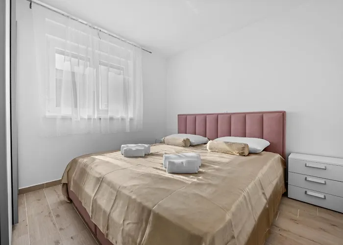 Apartment Lola