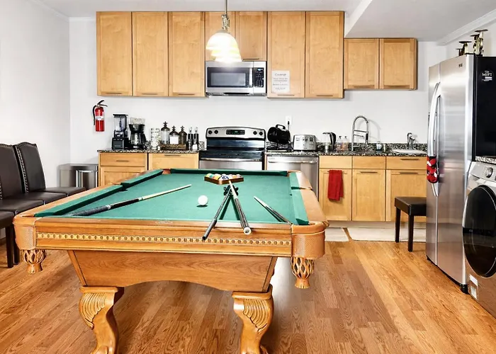 Luxurious 2Br Movie Theater Game Room Full Kitchen Gym