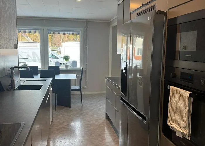 Spacious House In Central Boden