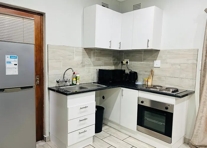Cozy Private Guest Wing In Boskruin Randburg