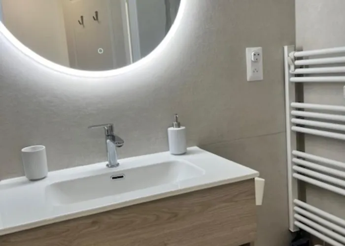 Valbonne Luxury 2 Bed Apartment Victoria Golf - Le Swing Domain