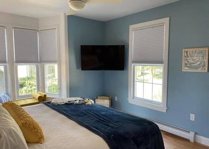 Luxury Stay Steps From Downtown Saratoga Springs Water
