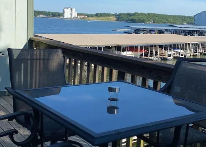 Relaxing Lakefront Condo For Your Getaway