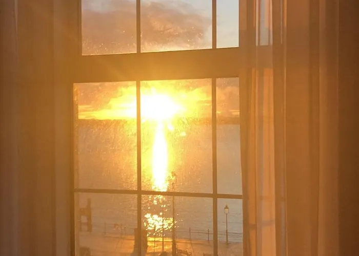 Anns Sea View Suite