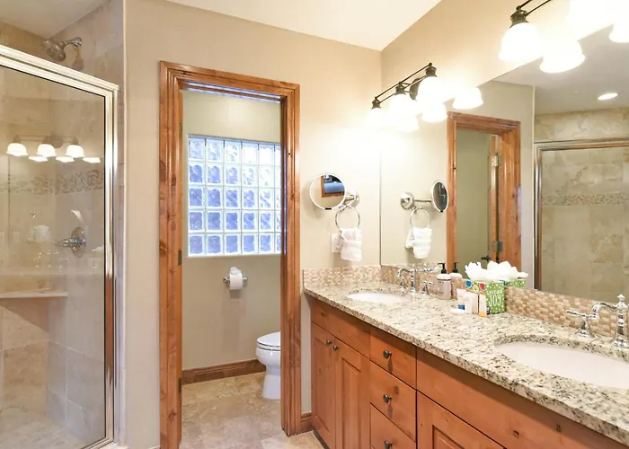 Marina Park Mountain View Townhome: Heart Of Frisco