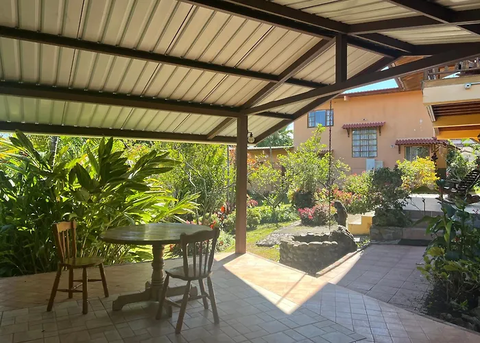 Cabana En Bello Jardin Con Gazebo