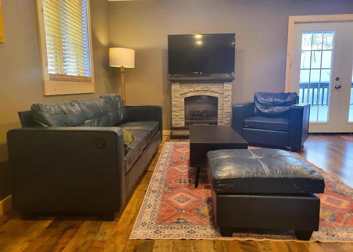 Cold Brook Lodge - 2 And 3 Bedroom Luxury Apartments