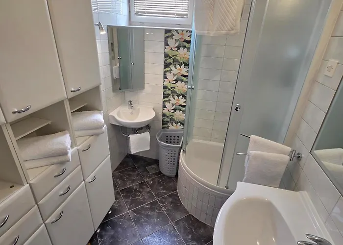 Sea Organ Apartment 1 & Garage For Free - Oldtown